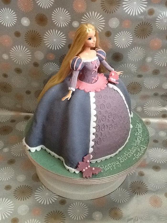 Pretty Rapunzel Cake