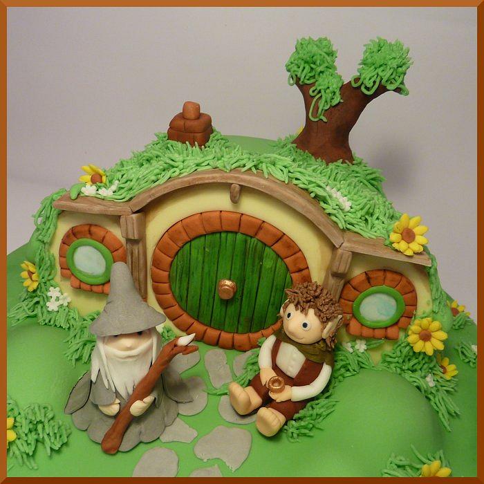Lord of the Rings Cake - Bag End and Cupcakes