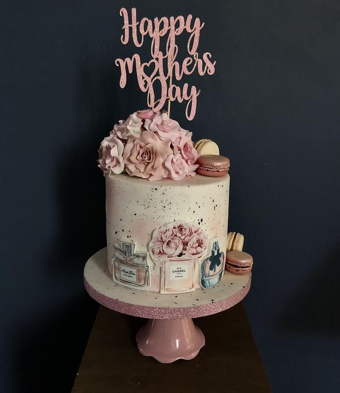 Multitasking Mom | Birthday cake for mom, Mom cake, Special birthday cakes