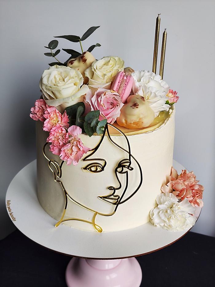 Women face cake 