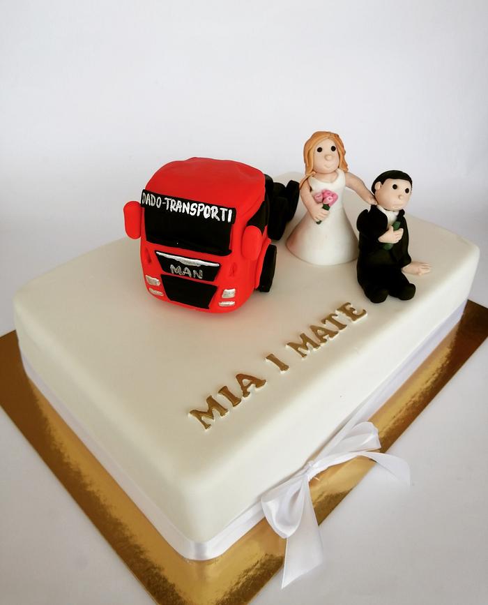 Wedding surprise cake 