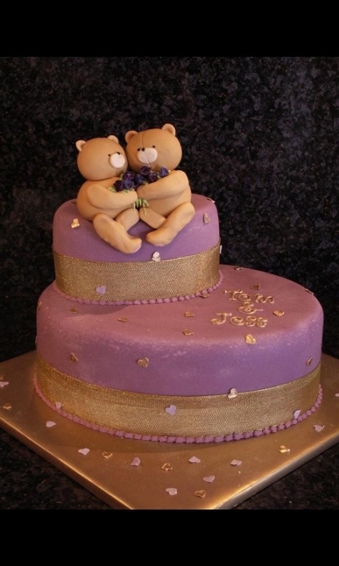 Hugging bears engagement cake