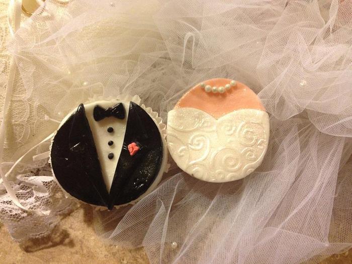 Bride and Groom cupcake toppers