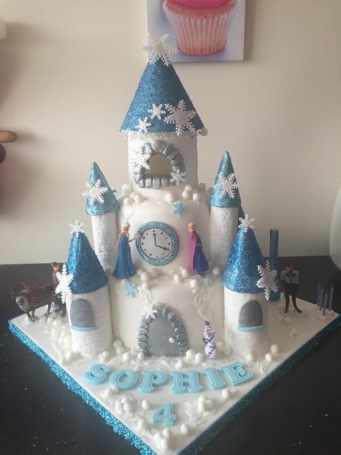 Frozen castle cake 