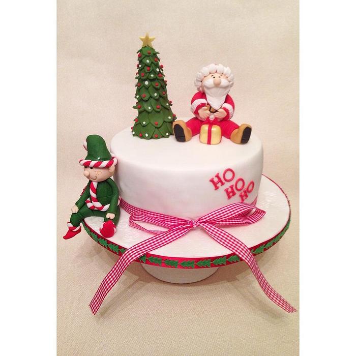 Cute Christmas Cake! - Decorated Cake by Beth Evans - CakesDecor