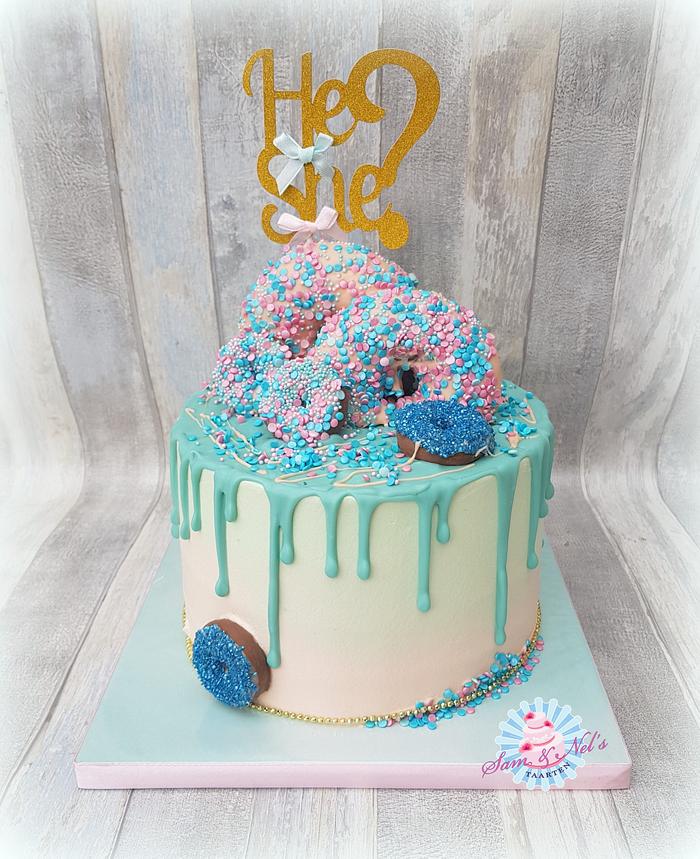 Gender reveal dripcake - Decorated Cake by Sam & Nel's - CakesDecor