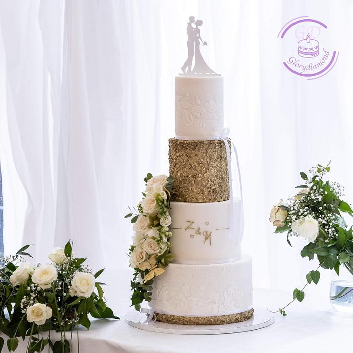 White/gold wedding cake again
