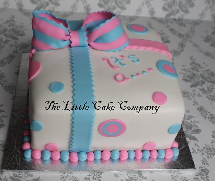 gender reveal cake 