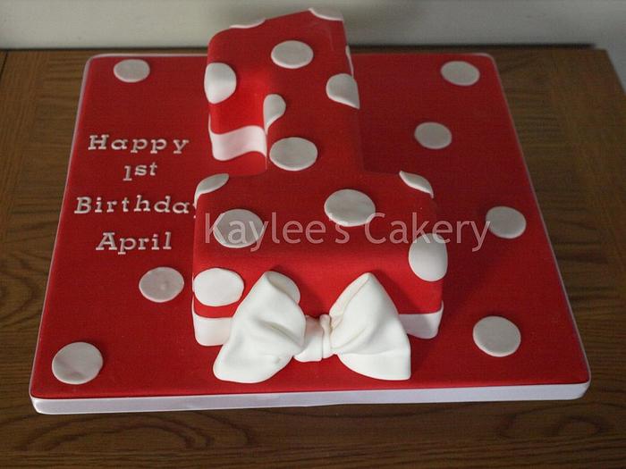 Number 1 Minnie Mouse inspired cake 