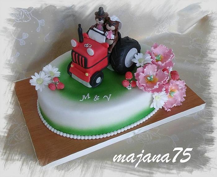 wedding ceke with tractor