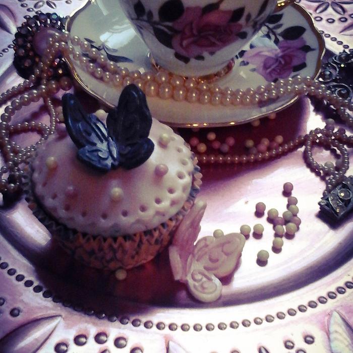 vintage butterfly cupcakes