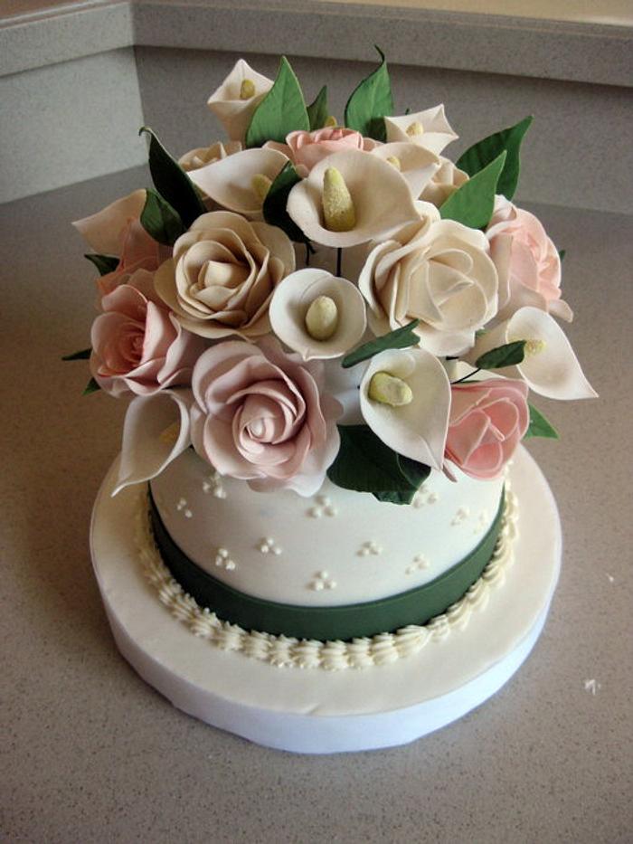 sugar flower wedding cake