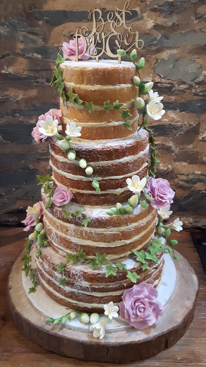 Naked Wedding Cake 