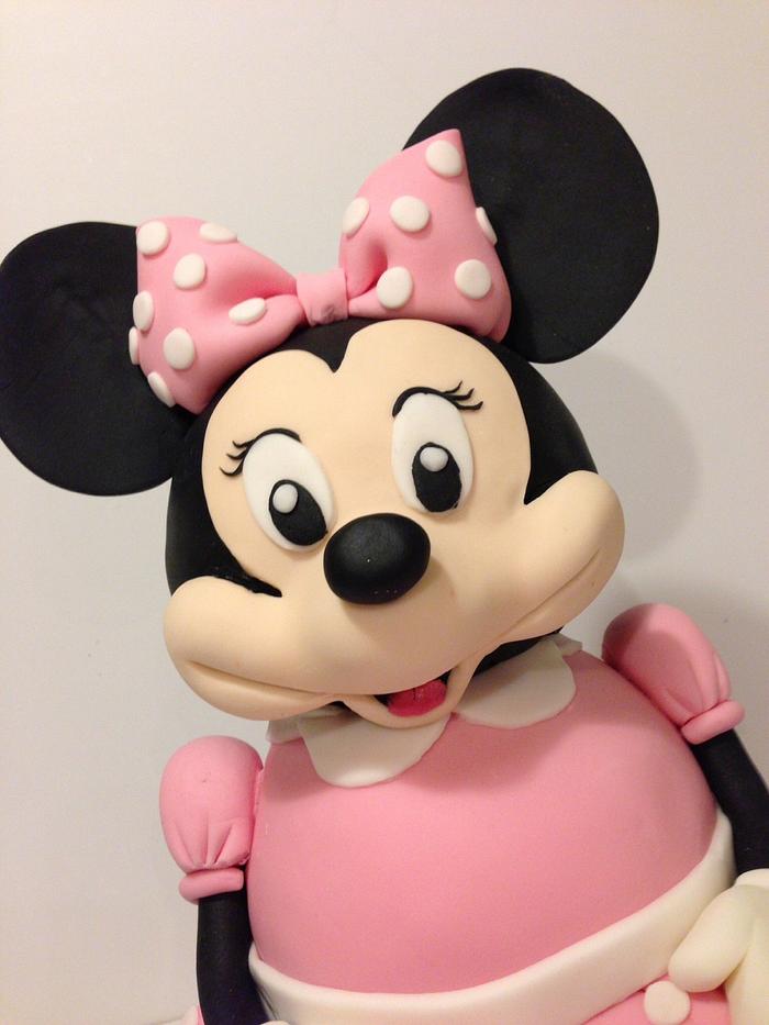 3d Minnie mouse cake