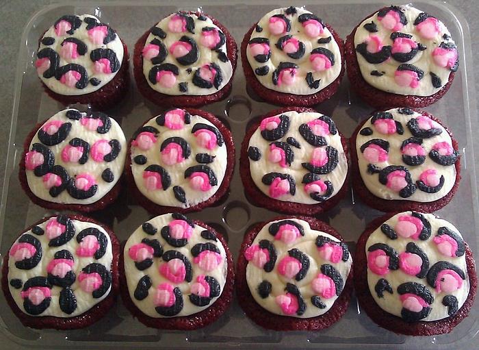 Leopard Print Cupcakes