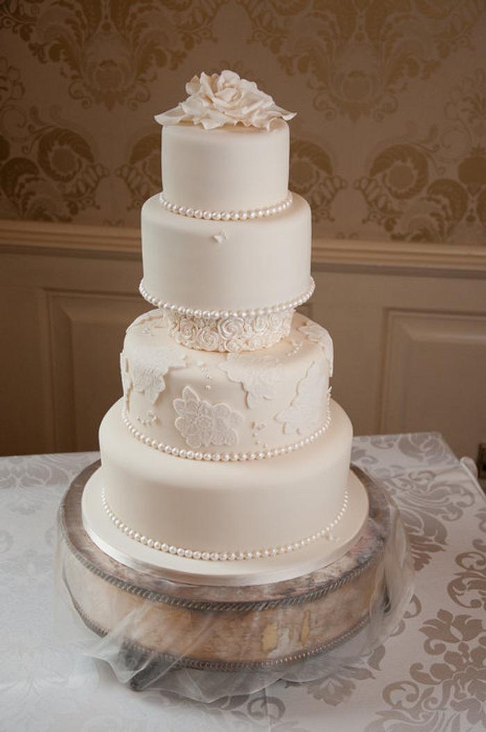 Elegant ivory wedding cake