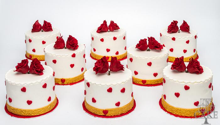 8 little Valentine Cakes