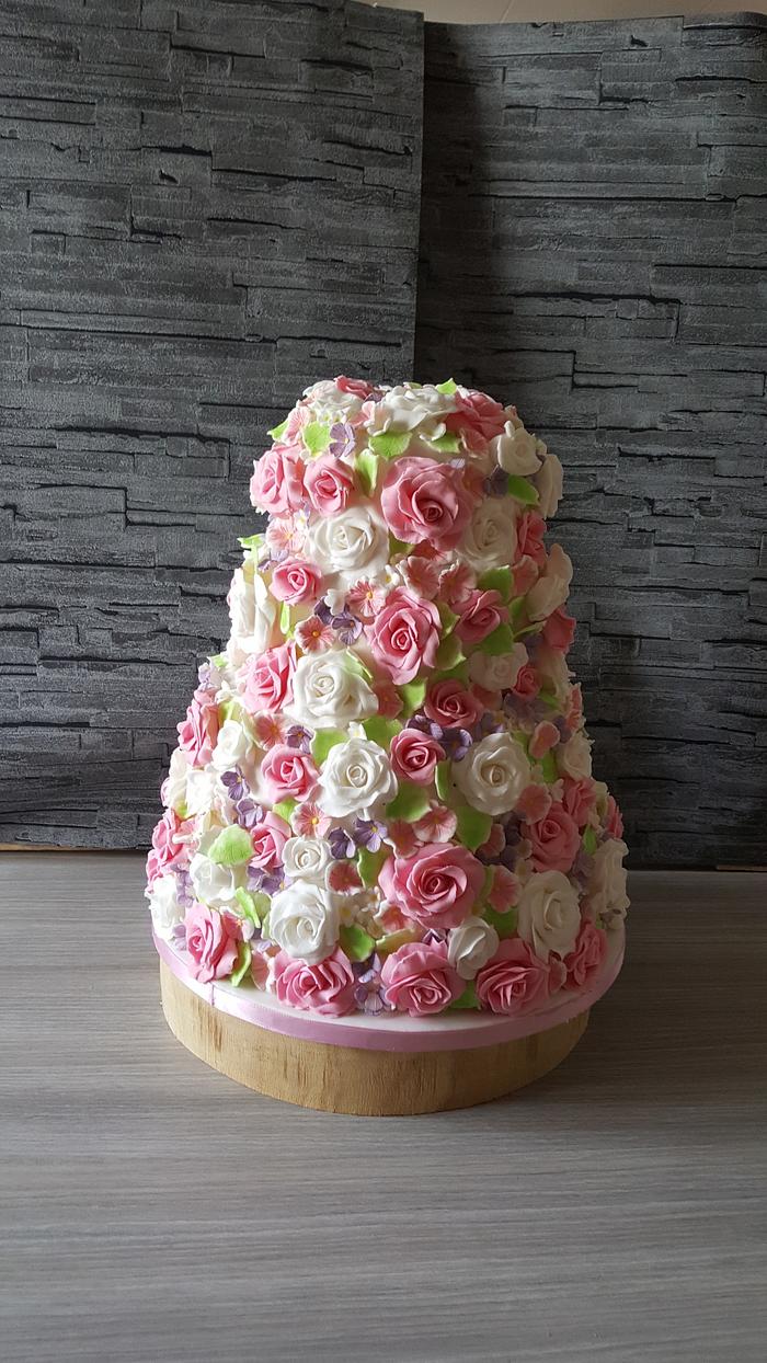 Flower wedding cake.