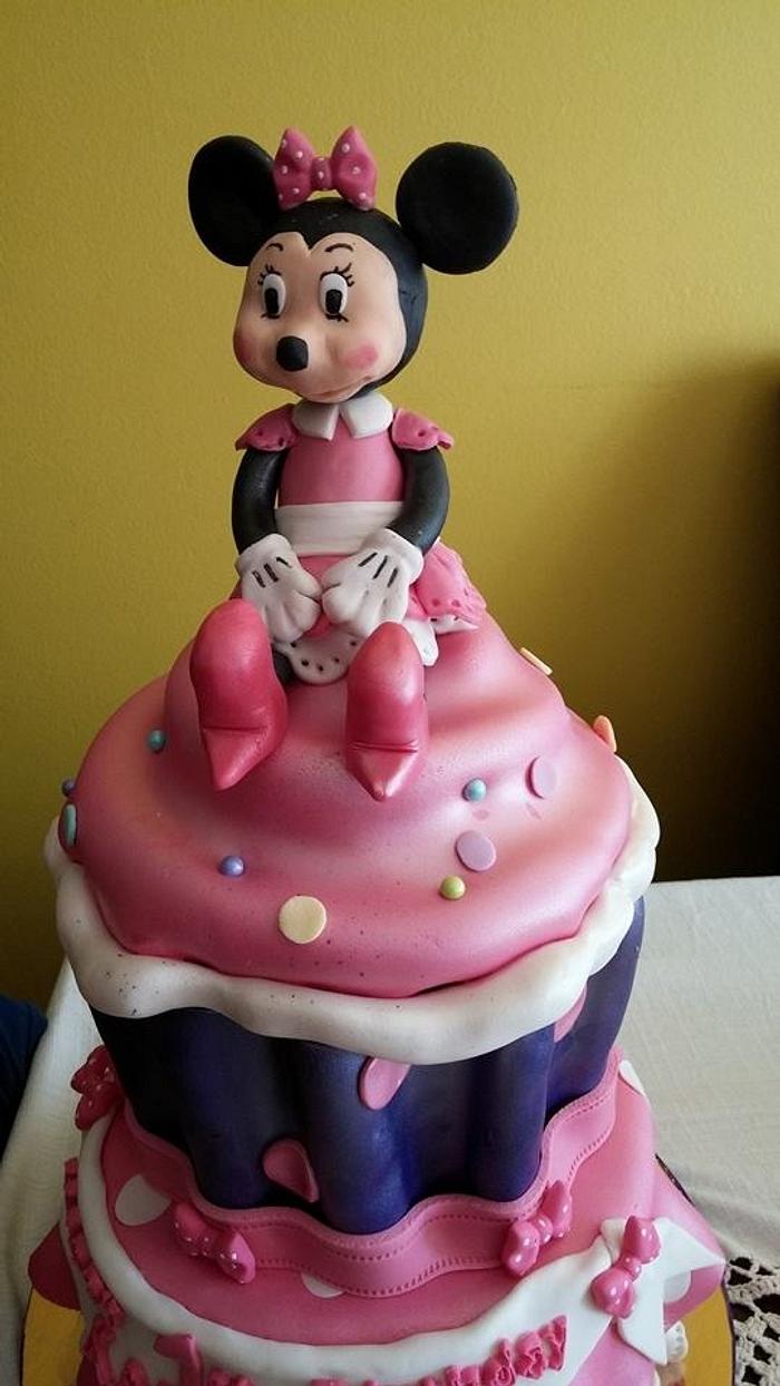 minnie mouse themed cake
