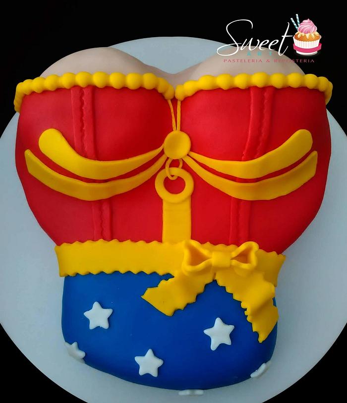 Torta Mujer Maravilla - Decorated Cake by Sweet Art - CakesDecor
