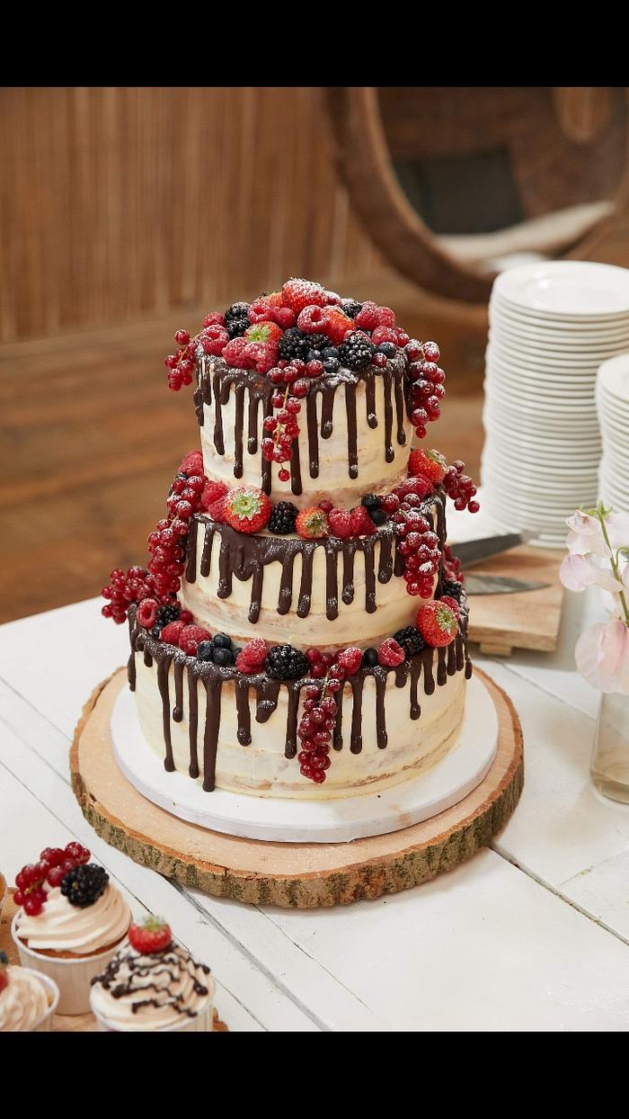 Wedding drip cake
