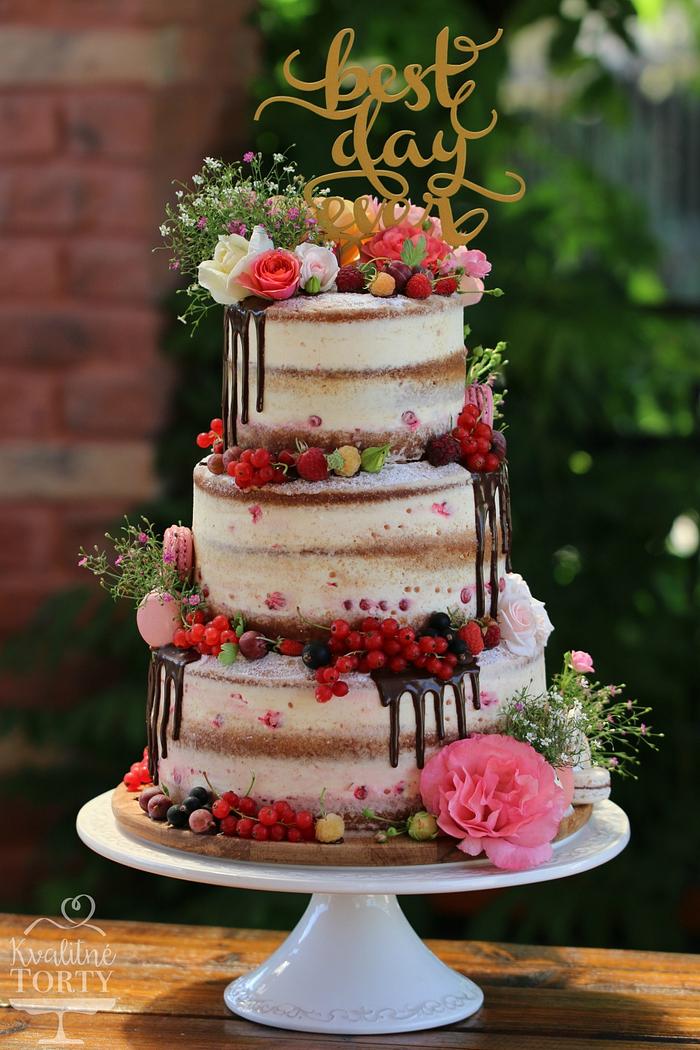semi naked wedding cake : 