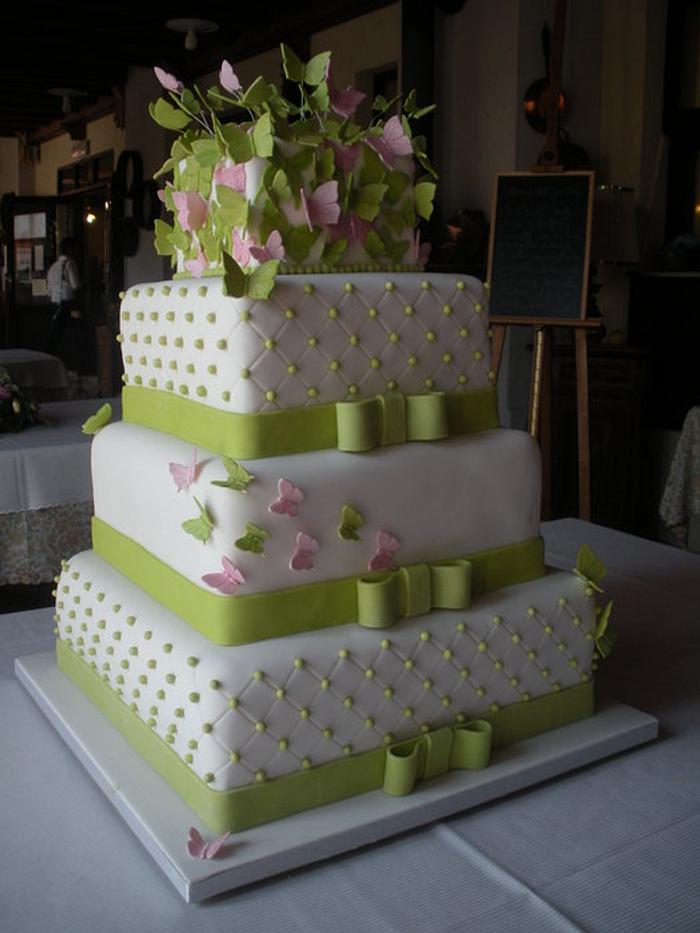 Butterflies and pearls wedding cake