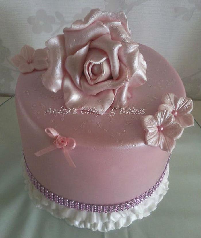 Cake to go on a wedding display