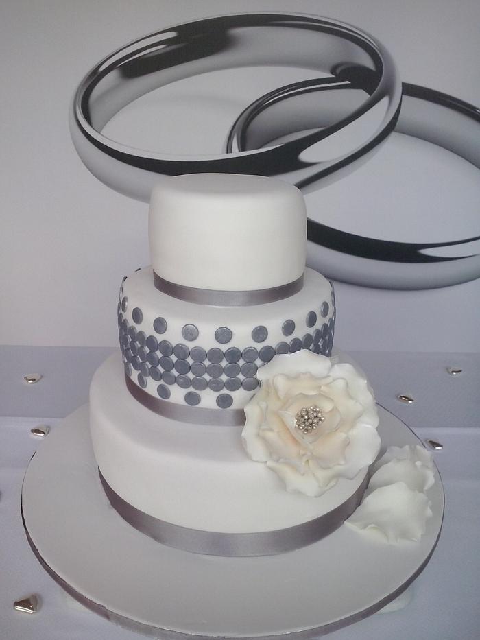 White & Silver Wedding Cake