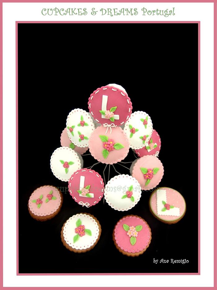 LOVELY PRINCESS CHRISTENING CUPCAKES & COOKIES
