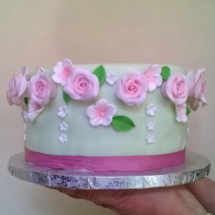 Roses garland cake