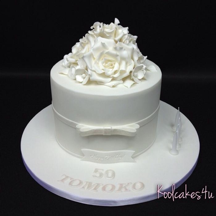 Five white roses cake