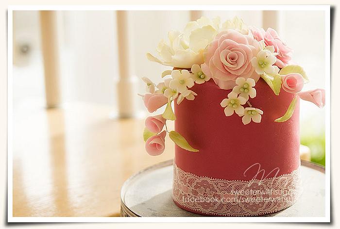 Vintage flower cake
