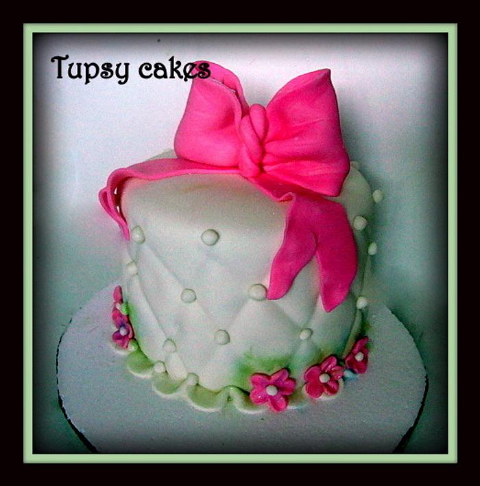 pink bow cake 