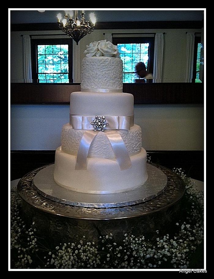 Simply white Wedding Cake