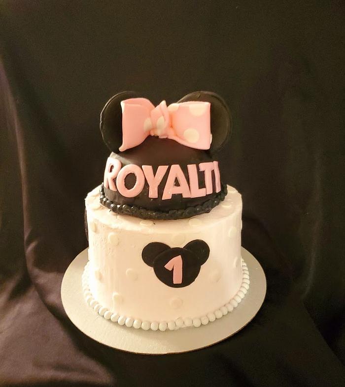 Minnie Mouse Themed Cake