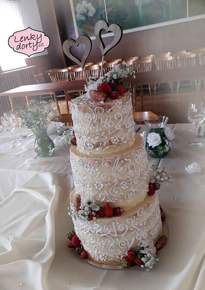 Wedding cake with strawbery