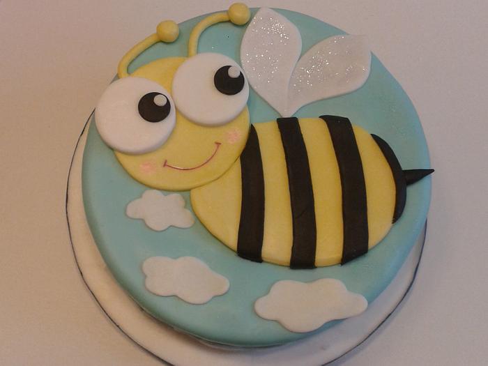 Bee (mud) cake!