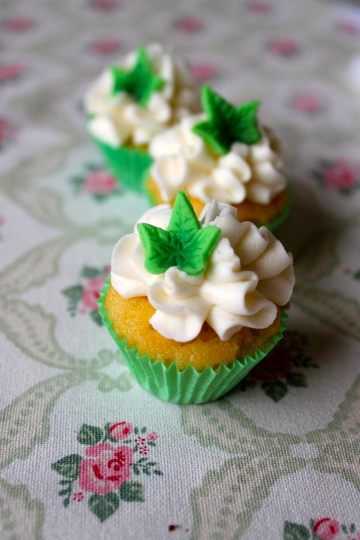 Ivy leaf mini cupcakes