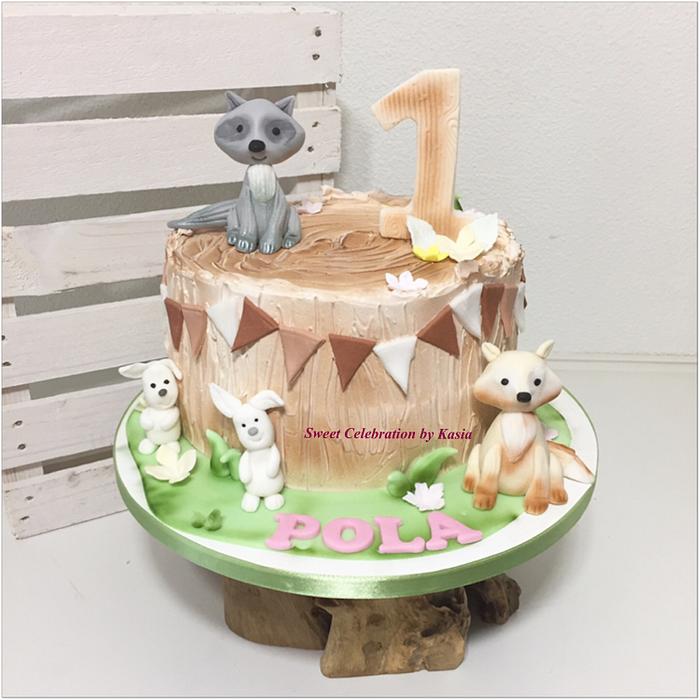 Butter cream cake with animals