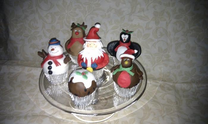 Christmas character cupcakes