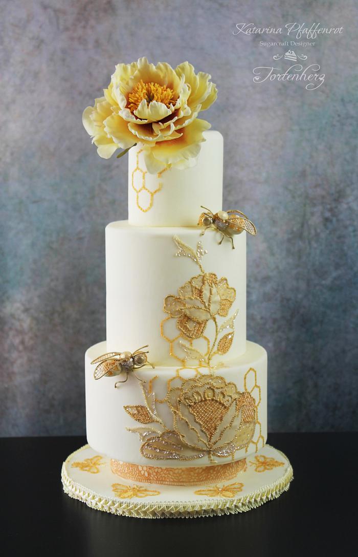 Bees weddingcake