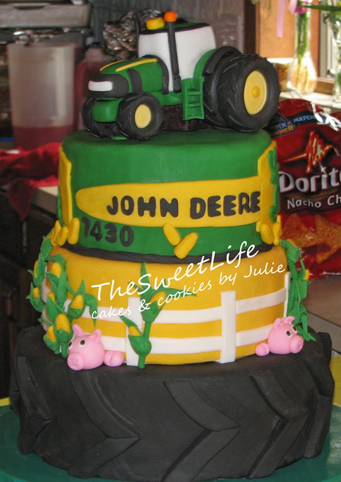 John Deere Graduation cake & cupcakes