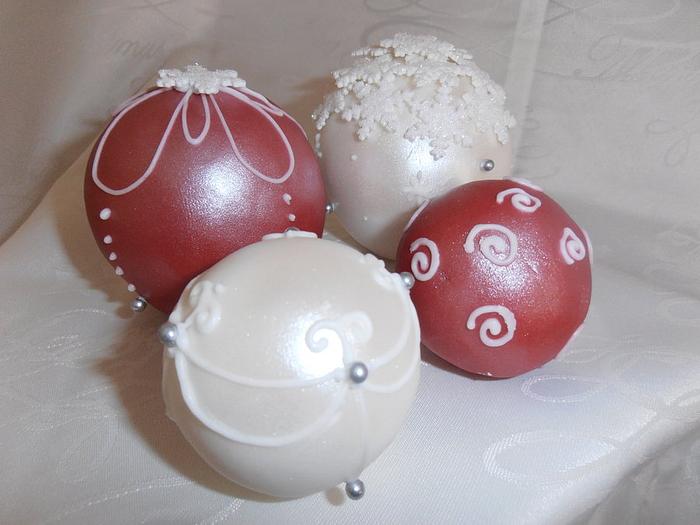 Christmas Bauble Cakes