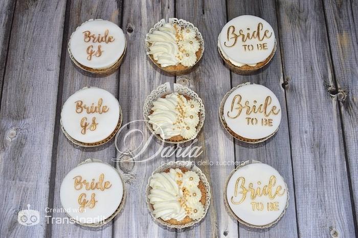 Bride party cupcakes