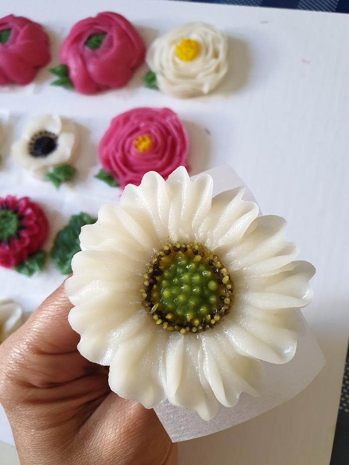 Ricepaste cream flower