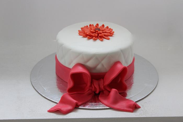 Bow and flower cake