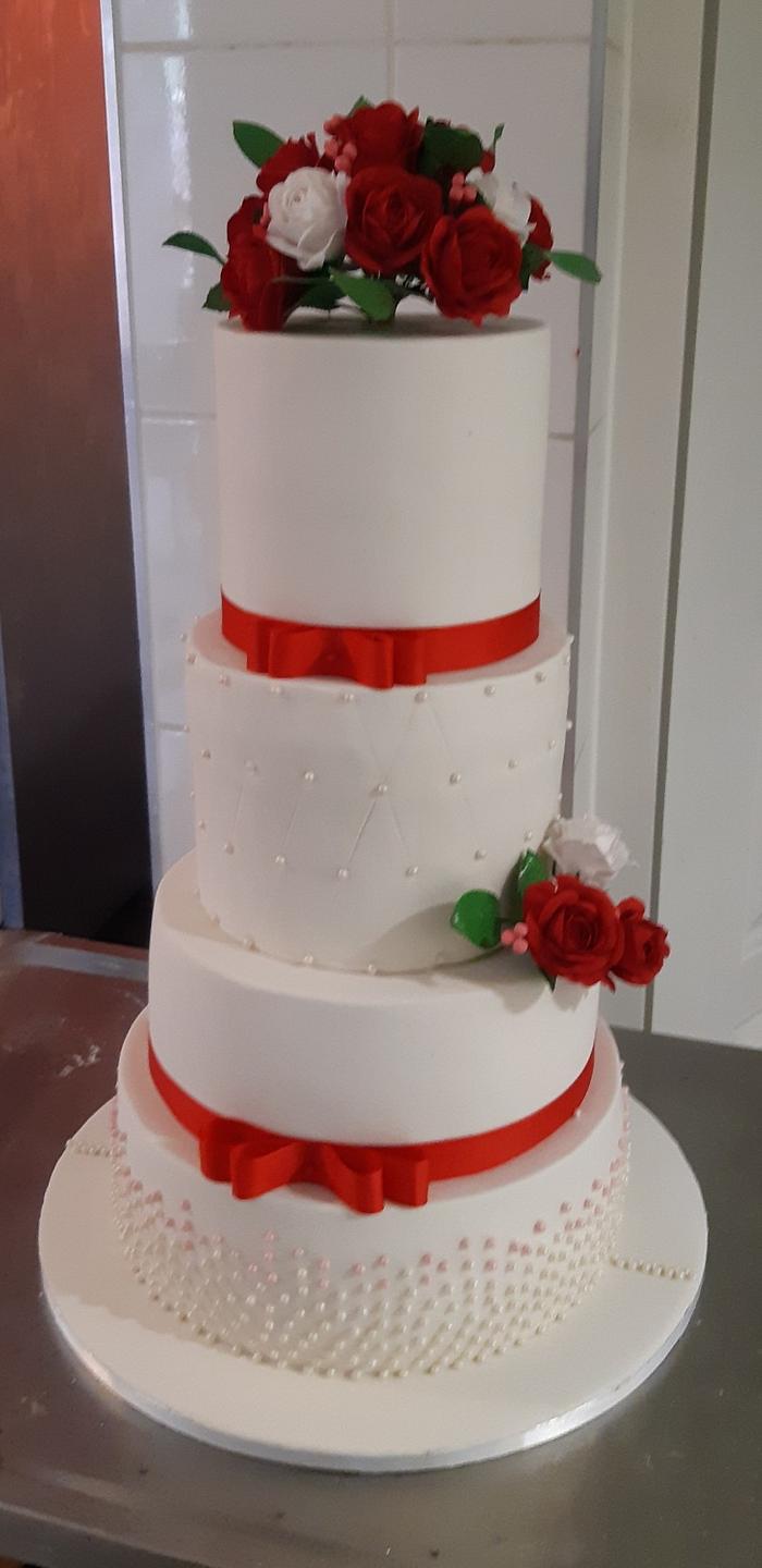 Red rose wedding cake