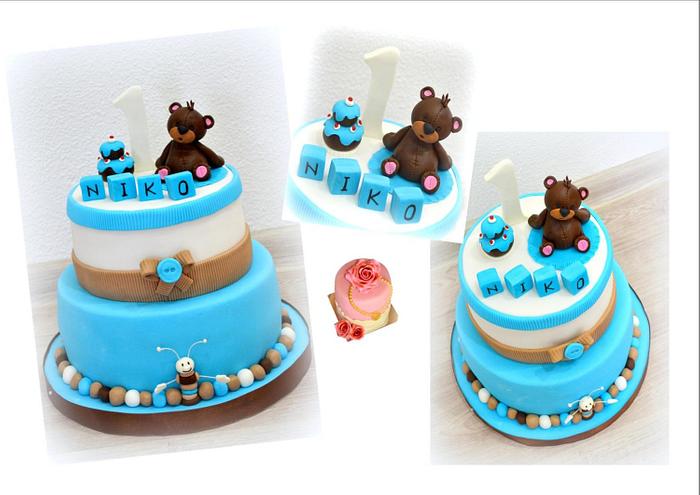 Teddy bear on cake