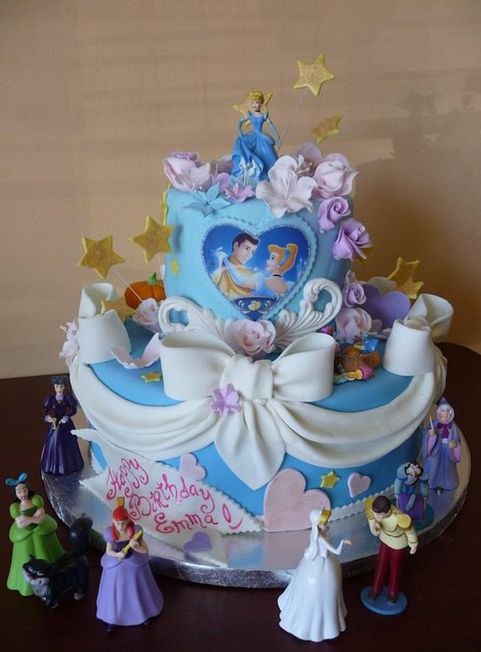 Cinderella Cake Decorated Cake By Roscoebakery Cakesdecor